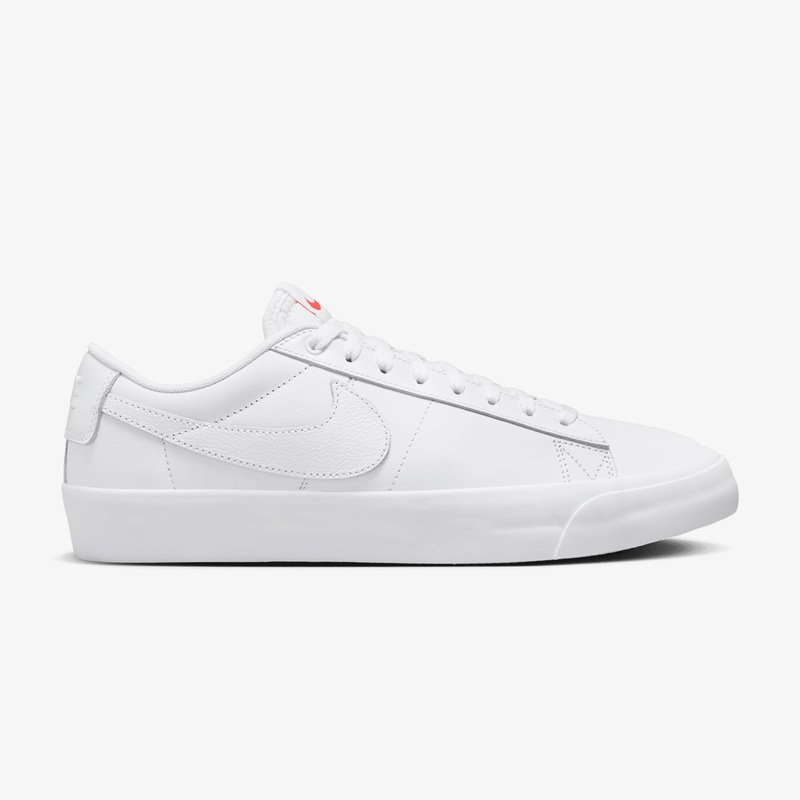 Blazer Low GT (White/White) 7
