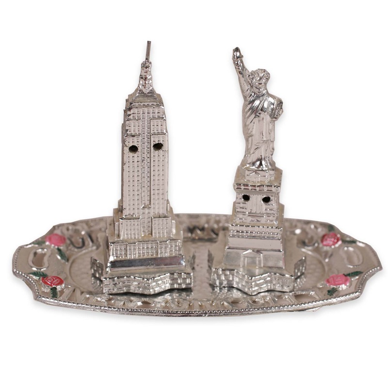 Vintage New York City Souvenir Salt & Pepper Shakers With Plate Japan