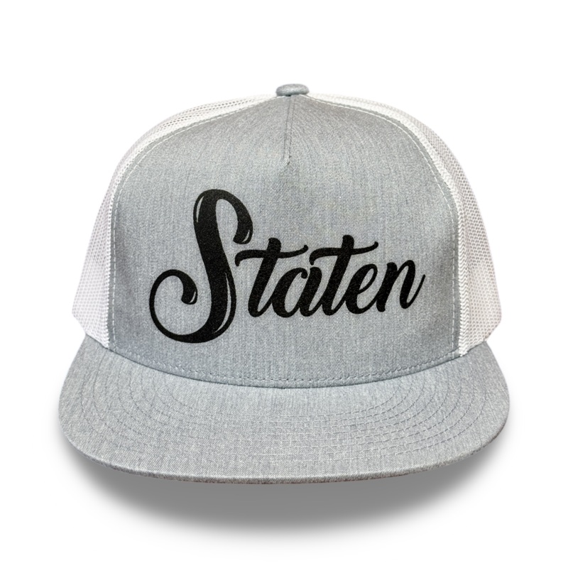 Staten Script Trucker Cap – Cool Grey