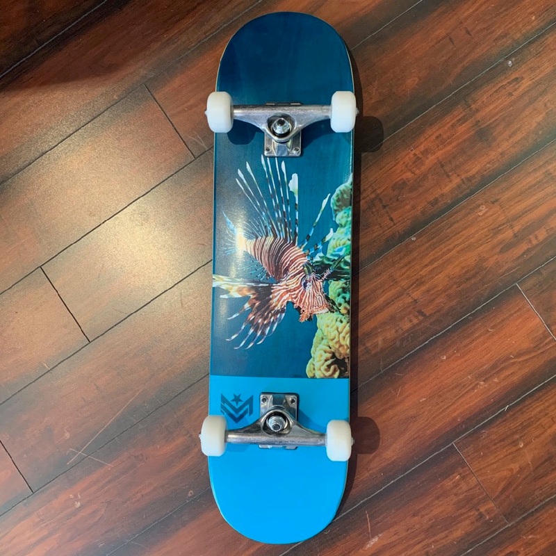 MINI LOGO COMPLETE POISON LION FISH (7.75″) 7.75″