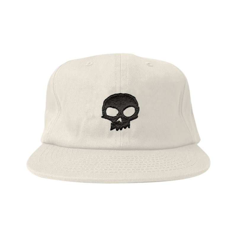 ZERO SINGLE SKULL FELT APPLIQUE STRAPBACK HAT WHITE